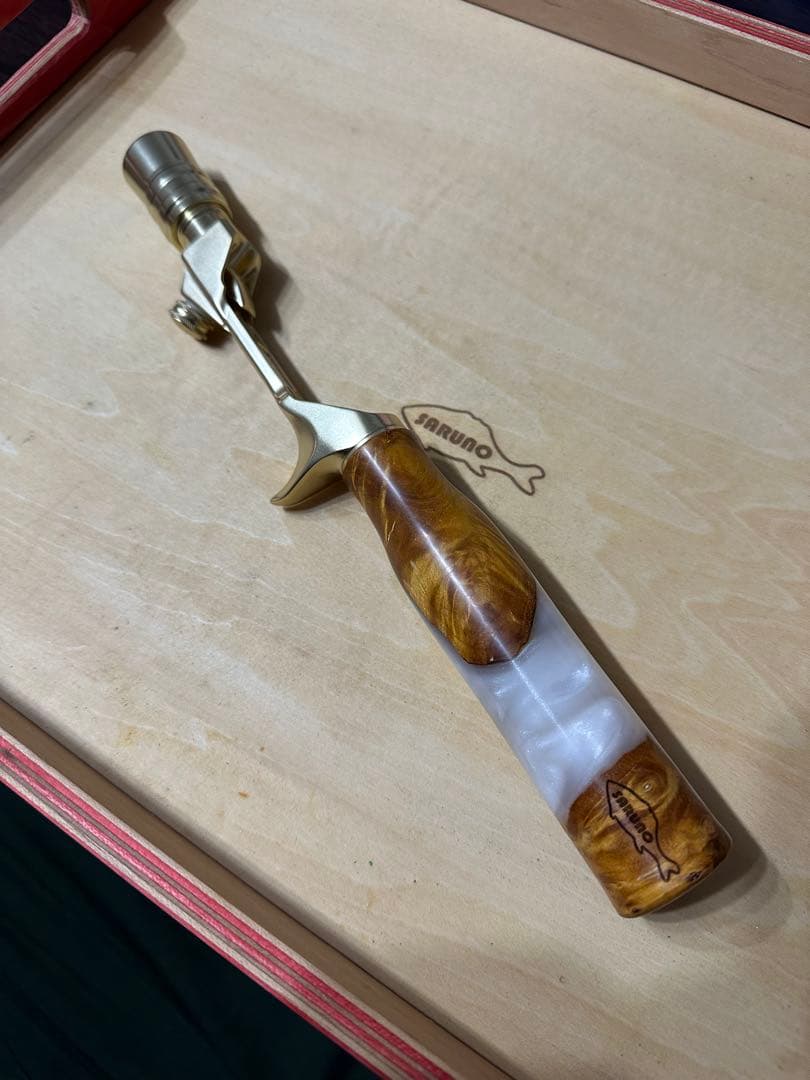 にゃんこ番長　ゴールドハイブリッドウッド　ホワイト