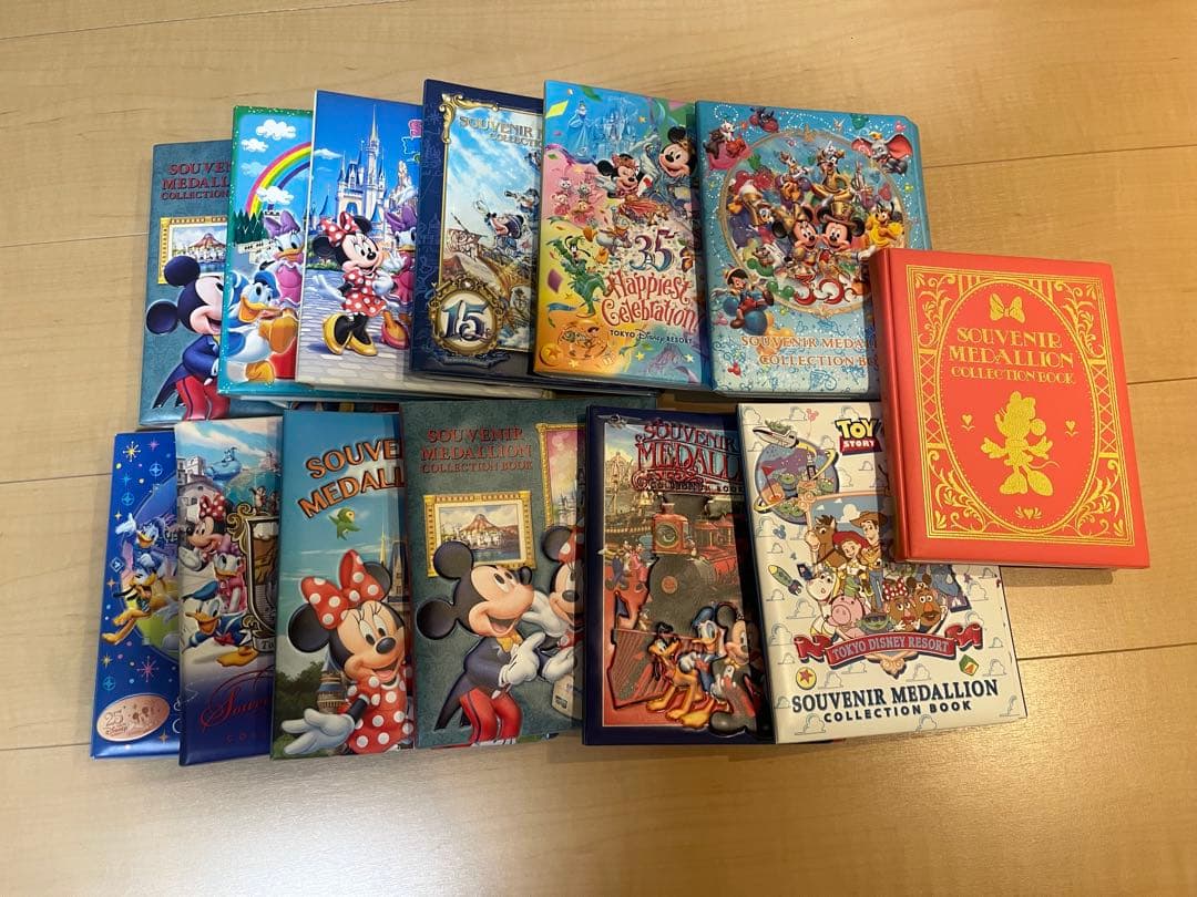 ディズニー スーベニアメダル まとめ売り約600枚