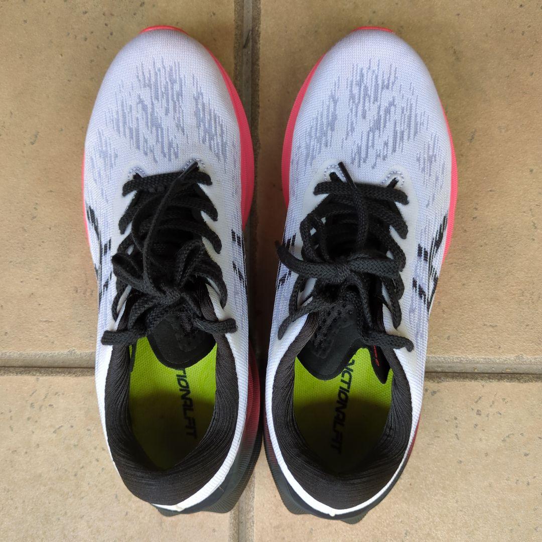 asics NOVABLAST3 スニーカー　26センチ　中敷き付