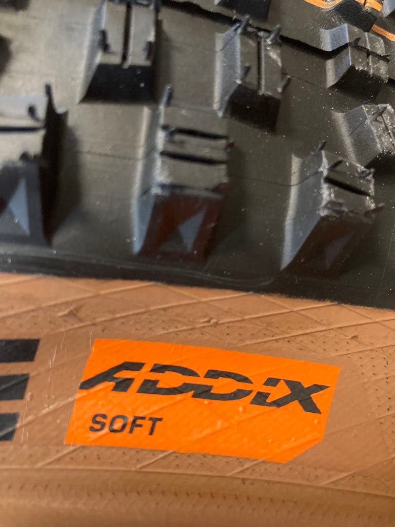 Schwalbe Hans Dampf MTB 27.5×2.35 タイヤ　新品