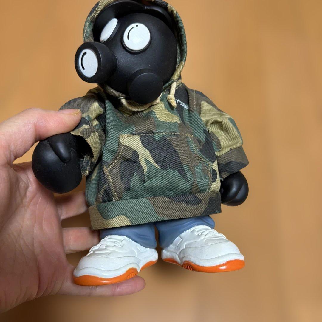 鳥山あきら　迷彩柄 ガスマスクフィギュア 000