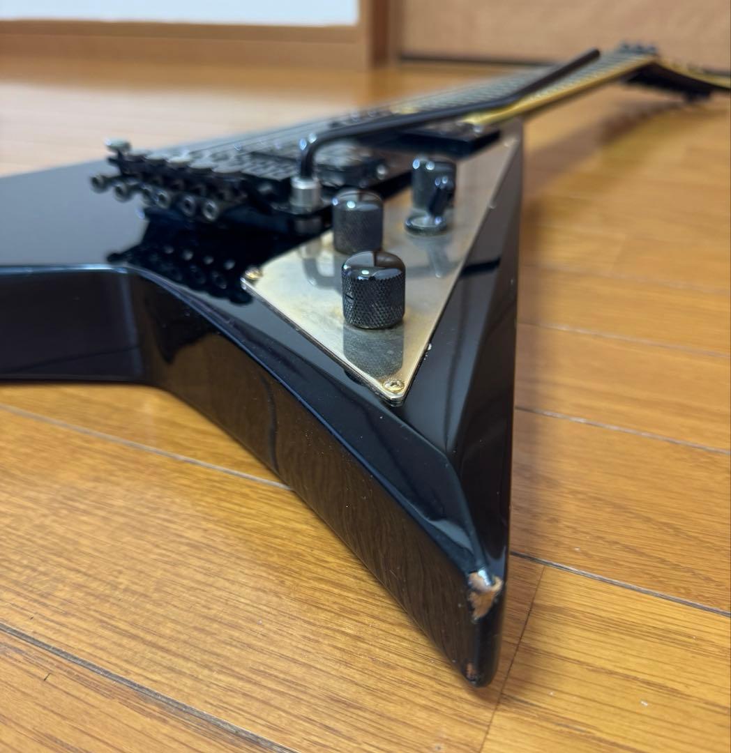 FERNANDES Limited Edition V型エレキギター