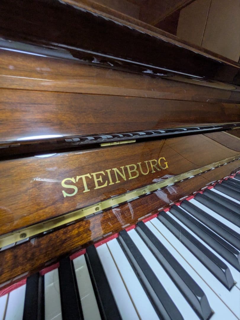 STEINBURG　アップライトピアノ　猫足　ダークウォールナット　木目調