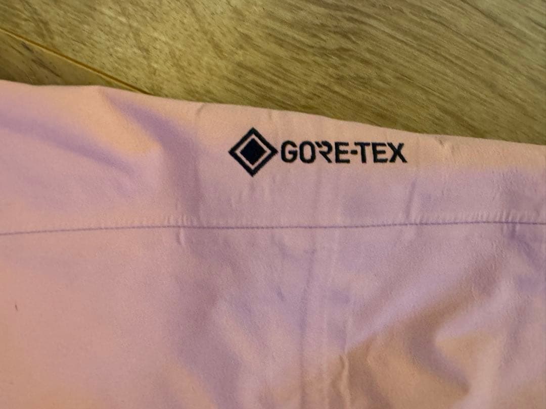 ピークパフォーマンス　GORE-TEXスノーウェア　上下セット