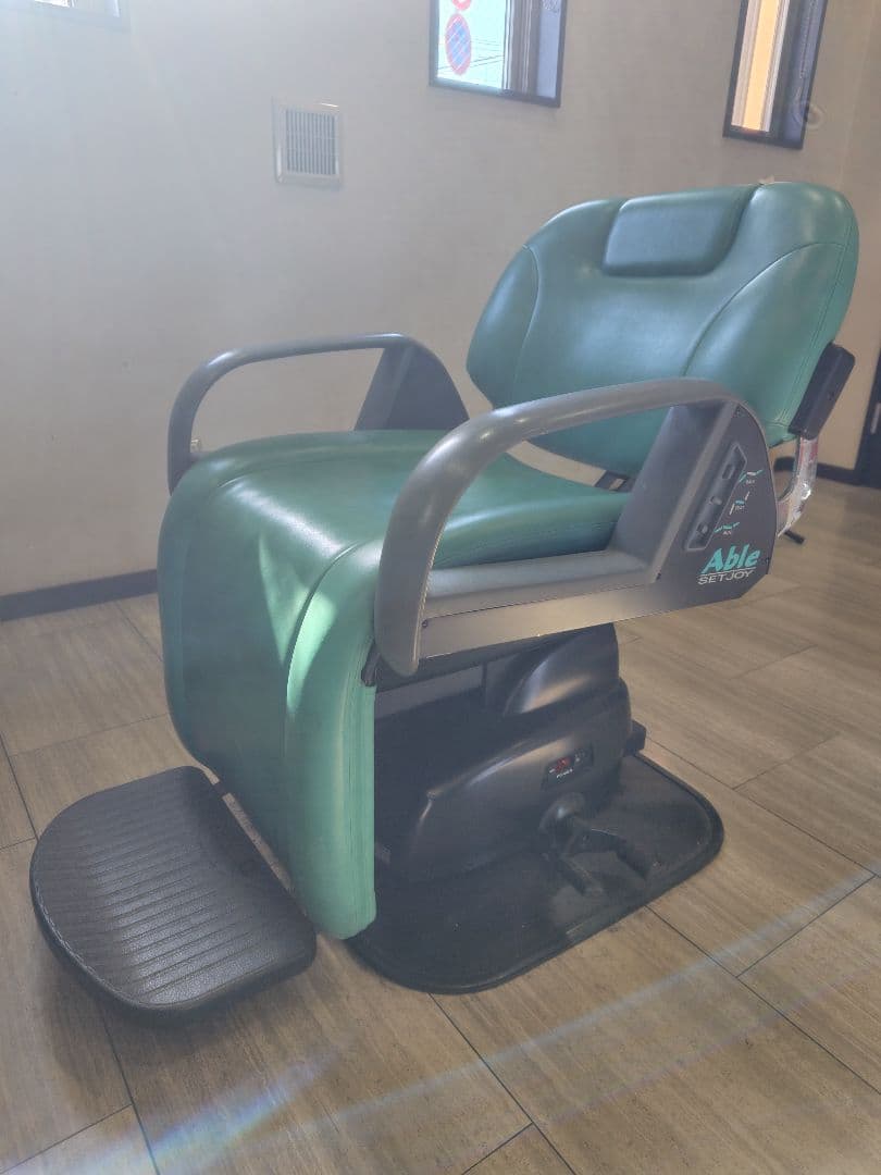 ジャンク品　Able SET JOY 美容椅子 電動リクライニング　グリーン
