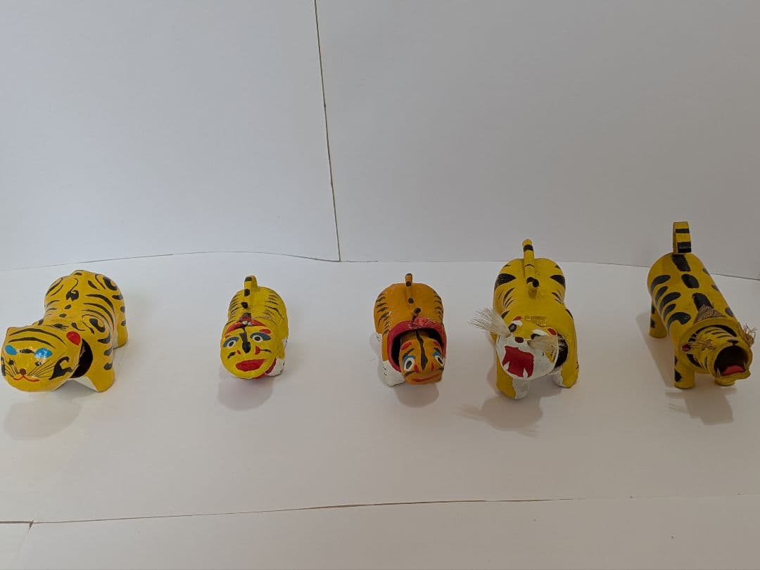 郷土玩具、張子の虎、首振り虎、竹製虎、縮緬製虎、木版手染虎、置物、13体、箱無