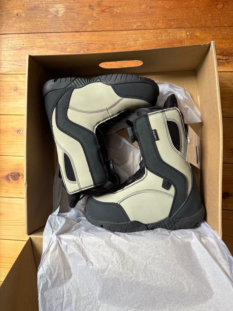 新品未使用ZUMA20.5〜21cmスノーボードブーツ