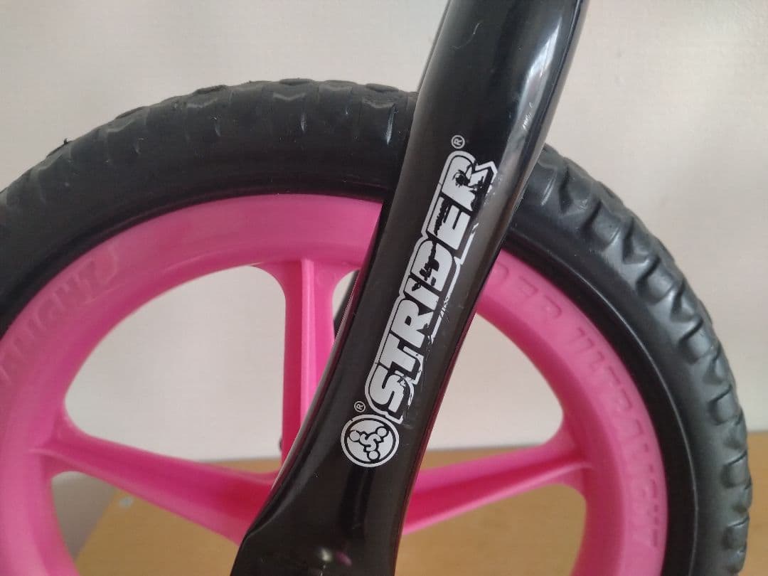 【室内保管】ストライダー スポーツ12インチ　ブルー×ピンク/STRIDER