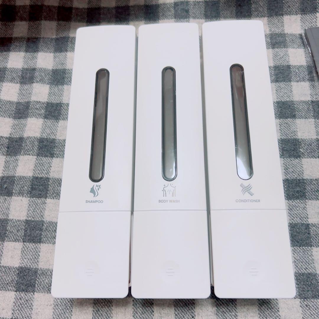 シャンプーボトル 3室　壁掛けタイプ 各400ML 残量確認　白