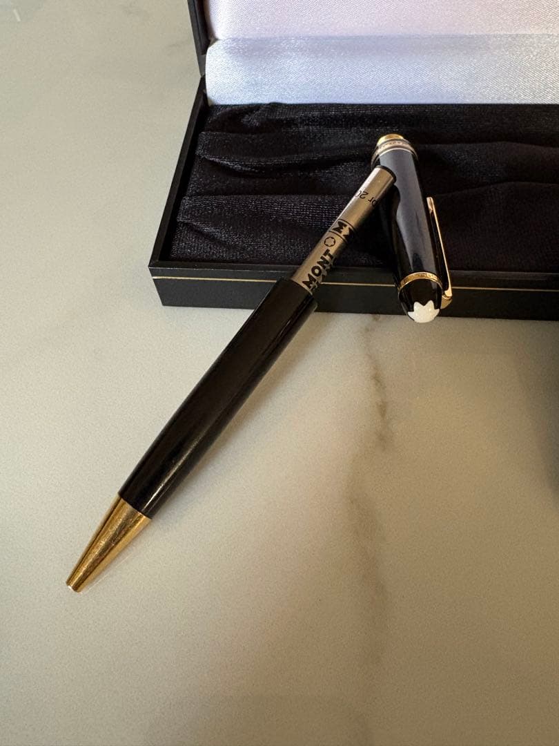 モンブラン マイスターシュテュック ボールペン 黒×金 箱・Guide付