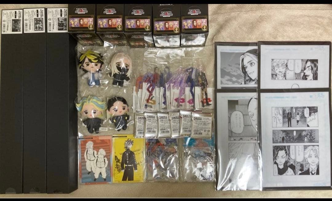 東京卍リベンシャーズ　缶バッジ　アクリルスタンド　ポストカード