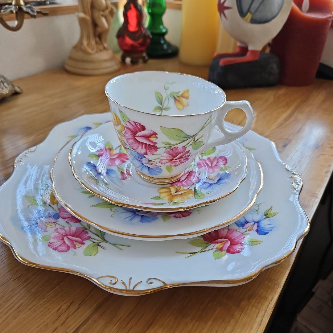 ヴィンテージティーカップトリオ