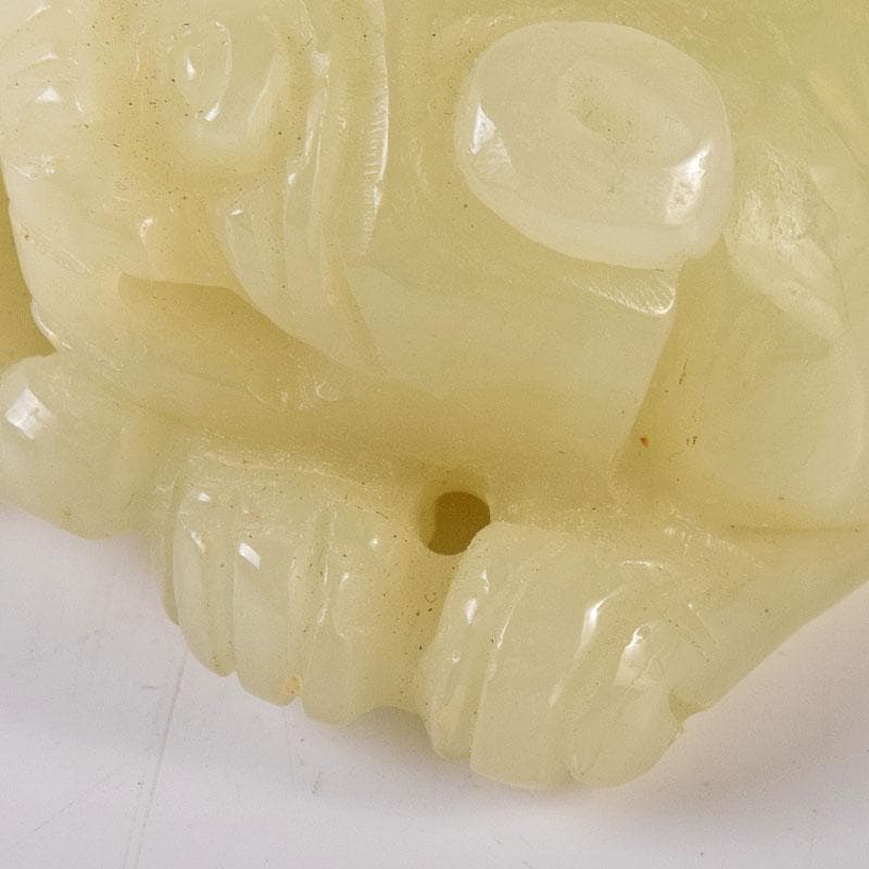 中国　玉石彫刻　神獣　根付　紙鎮　置物　C　8213E