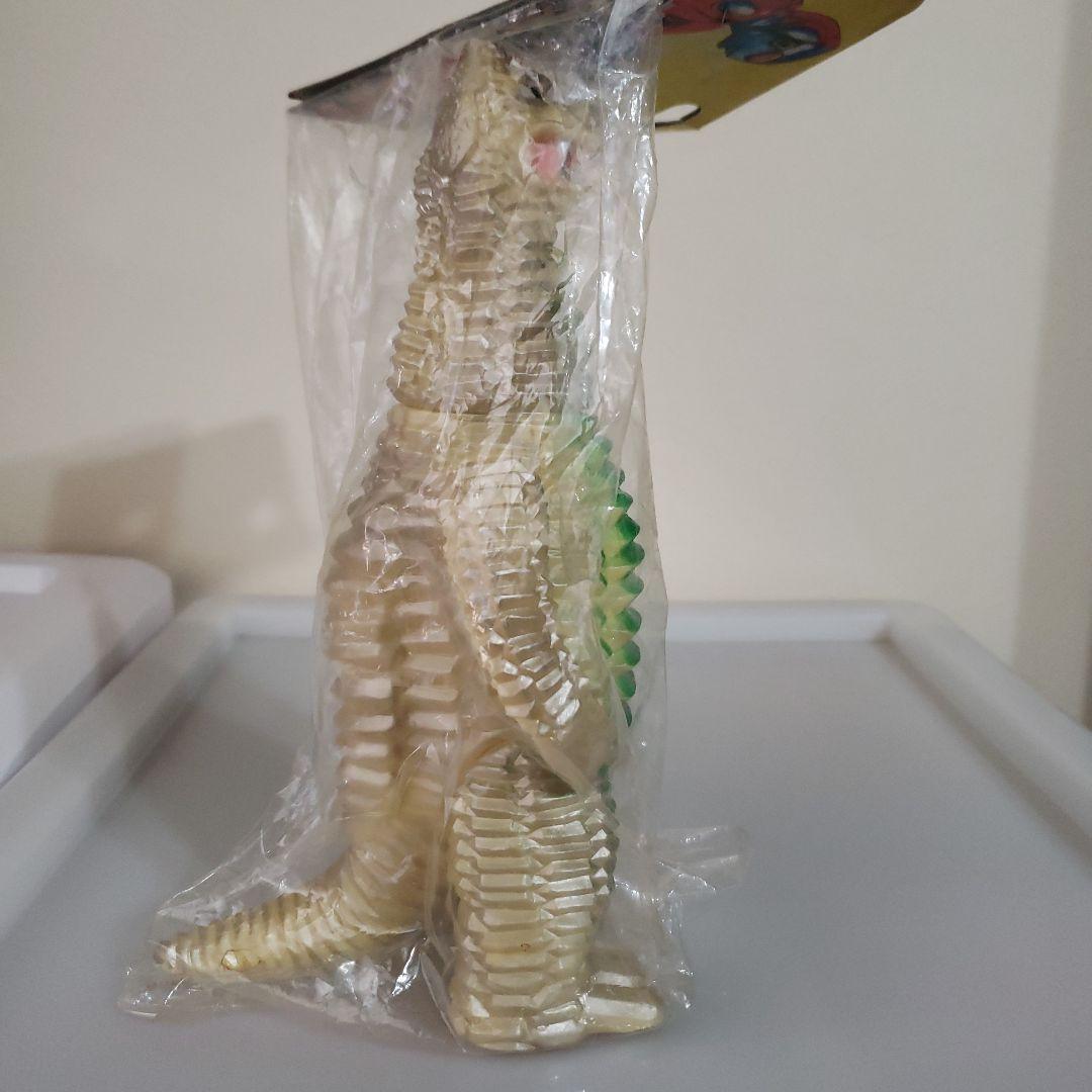 バンダイ　ソフビ　ウルトラマン未開封 怪獣　　　レッドキング　緑/クリーム