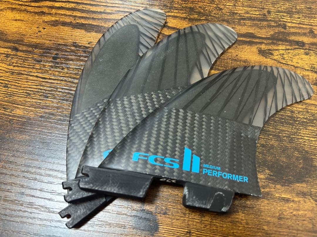 【最終値下】FCS2 フィン PEFORMER TRI Mサイズ