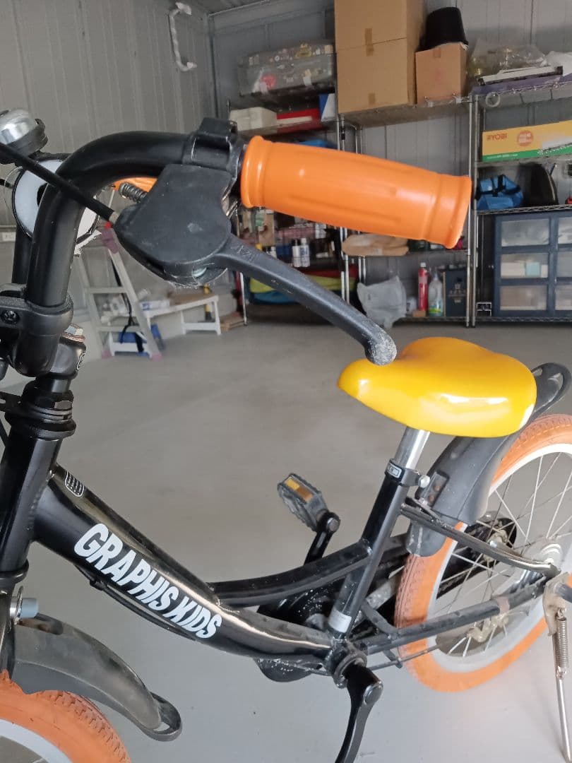 18インチ　男の子　GRAPHIS キッズ自転車 黒/オレンジ/黄色