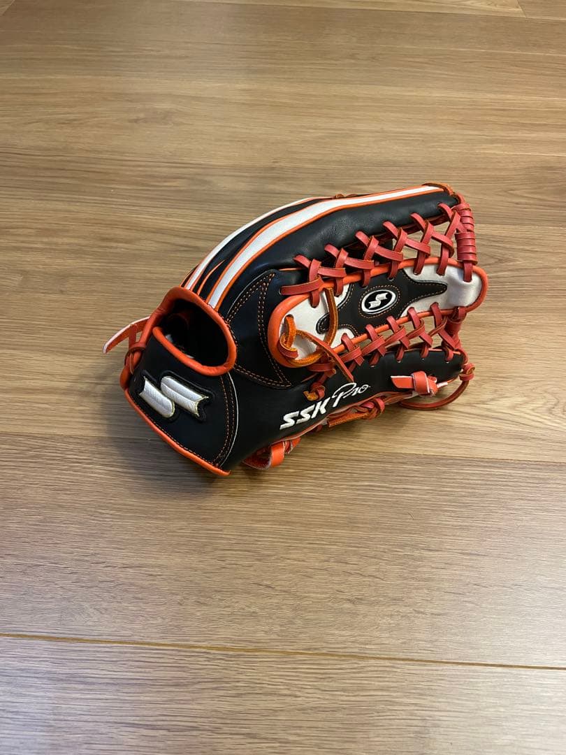 SSK Pro 硬式グローブ 黒/オレンジ