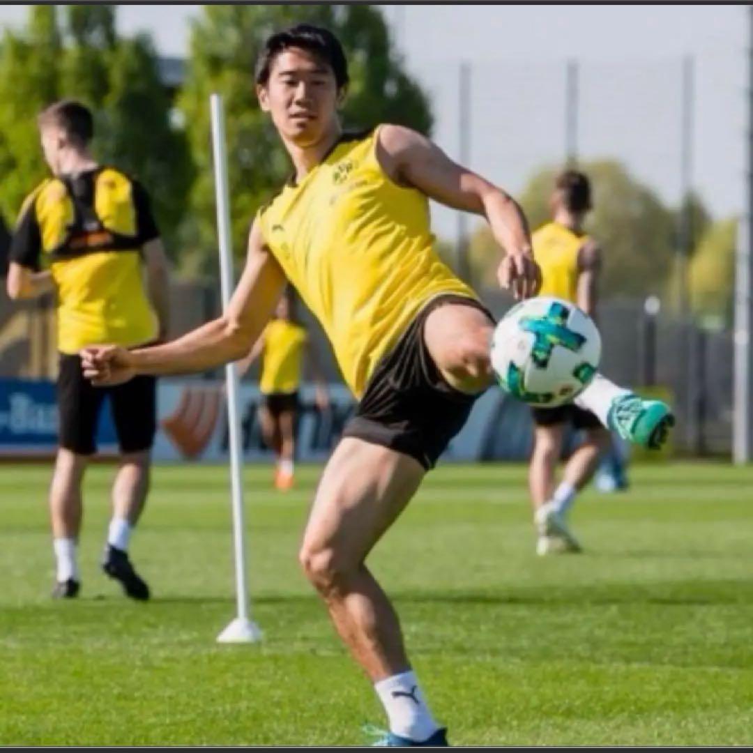 ドルトムント➕リヴァプールスリーブレストレーニングシャツ　サイズ海外S