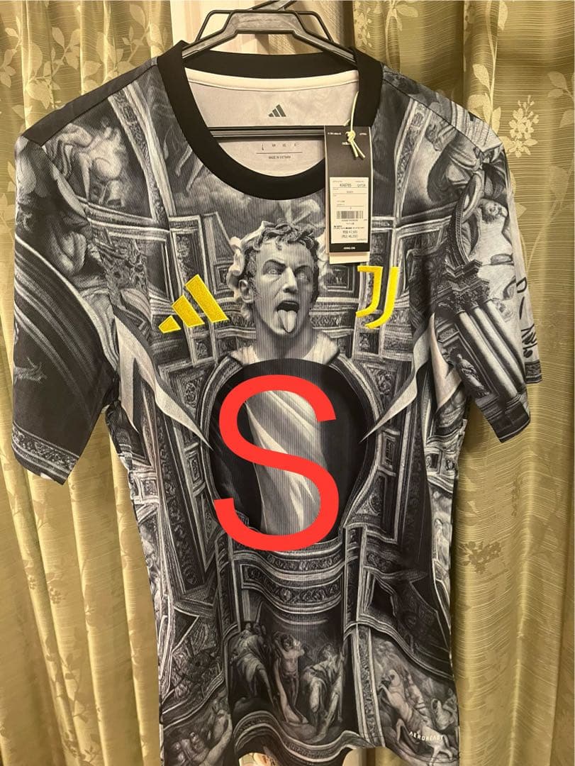 【ラスト一点】25-26 ユベントス プレマッチジャージー S