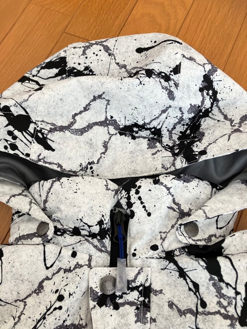 未使用、子ども用スキーウェアセット 140