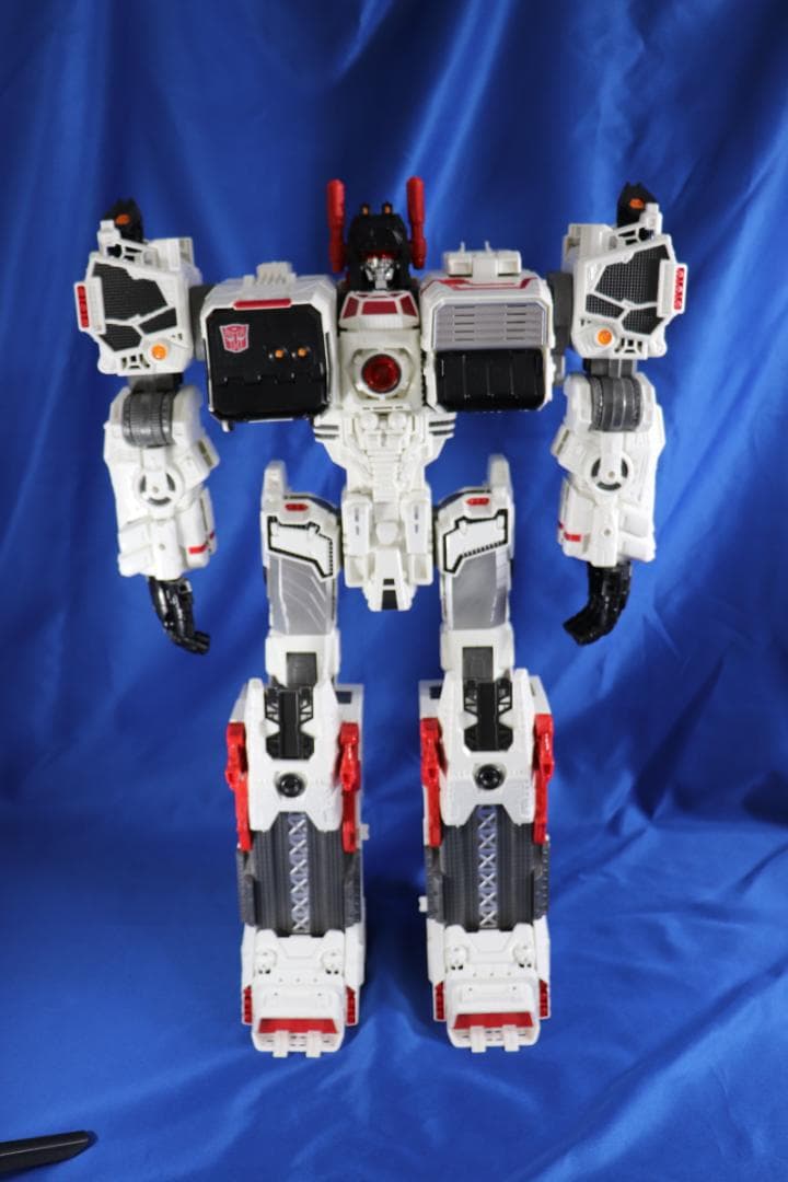 トランスフォーマー　ジェネレーションズ　TG-23 メトロプレックス