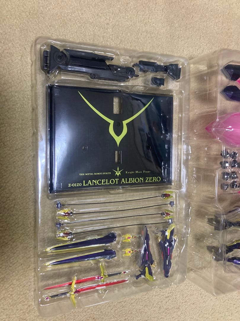 BANDAI L ROBOT魂 ランスロットアルビオンゼロ