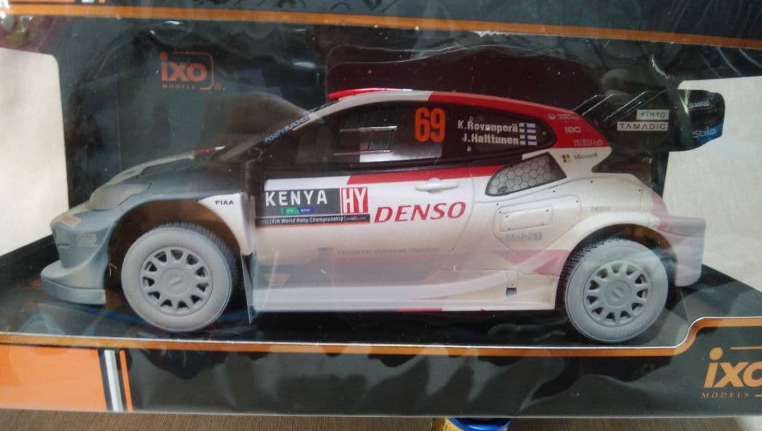 ixo イクソ　GRヤリス#69 1/18