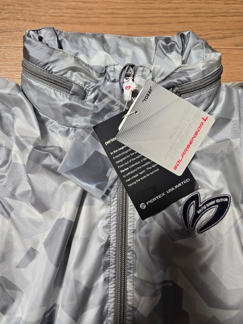 パ*ダ様 ❣️新品❣️マスターバニーフード付き2WAYコンバーチブル ブルゾン❣