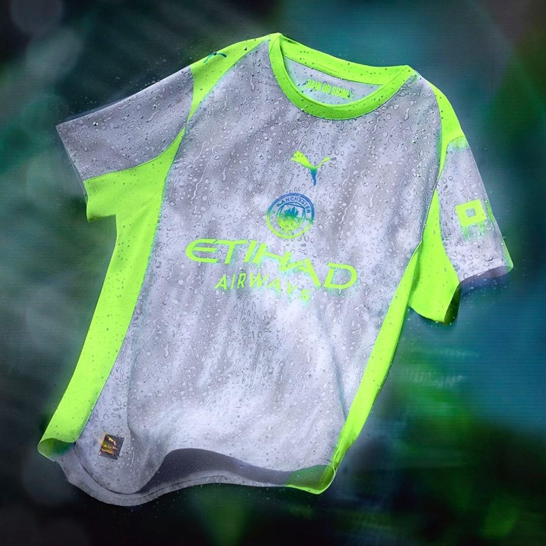 バ*ダ様 マンチェスターシティ 25/26 新作 RAIN OR SHINE レ