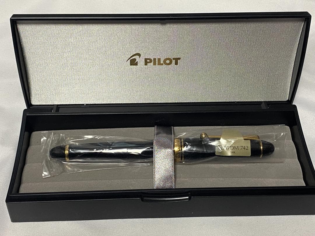 PILOT 万年筆 カスタム742 シグネチャー 三角研ぎ
