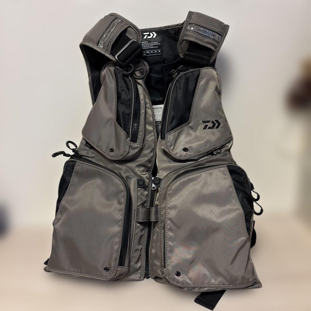 ダイワ　フローティングジャケット