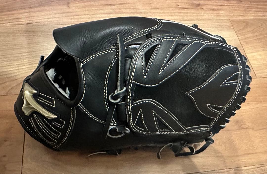 野球　軟式グローブ　ミズノグローバルエリート　投手用