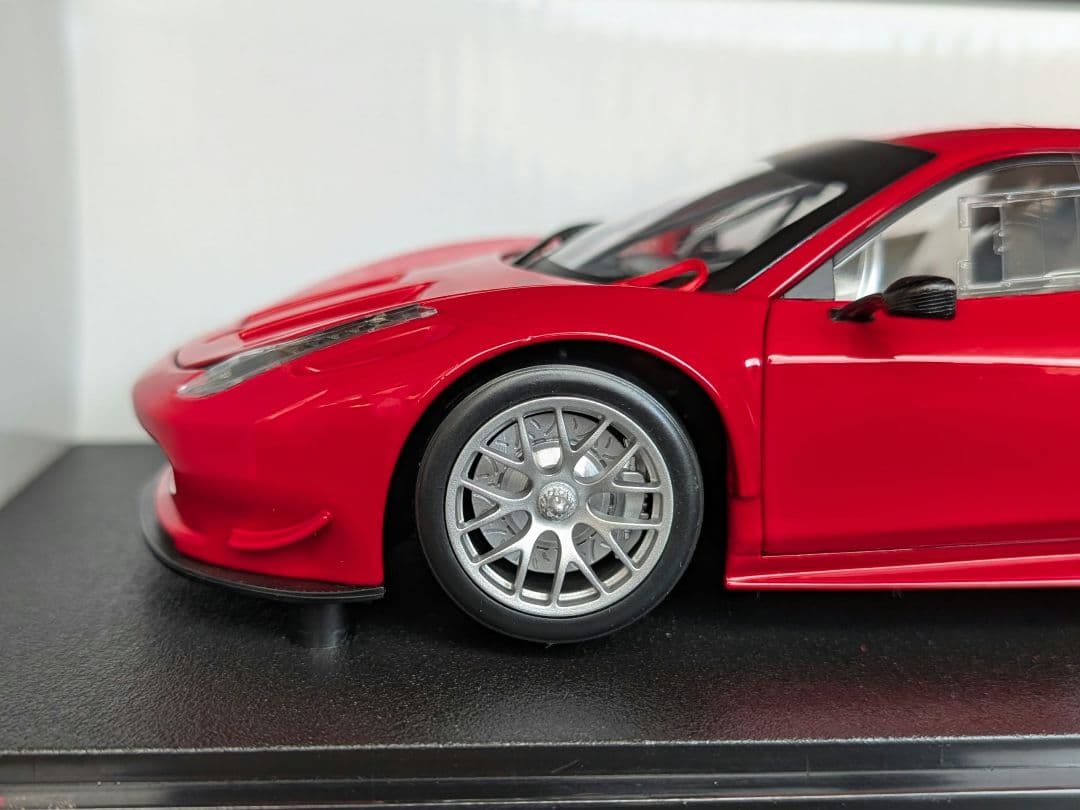 ホットウィール 1/18 FERRARI 458 ITALIA GT2