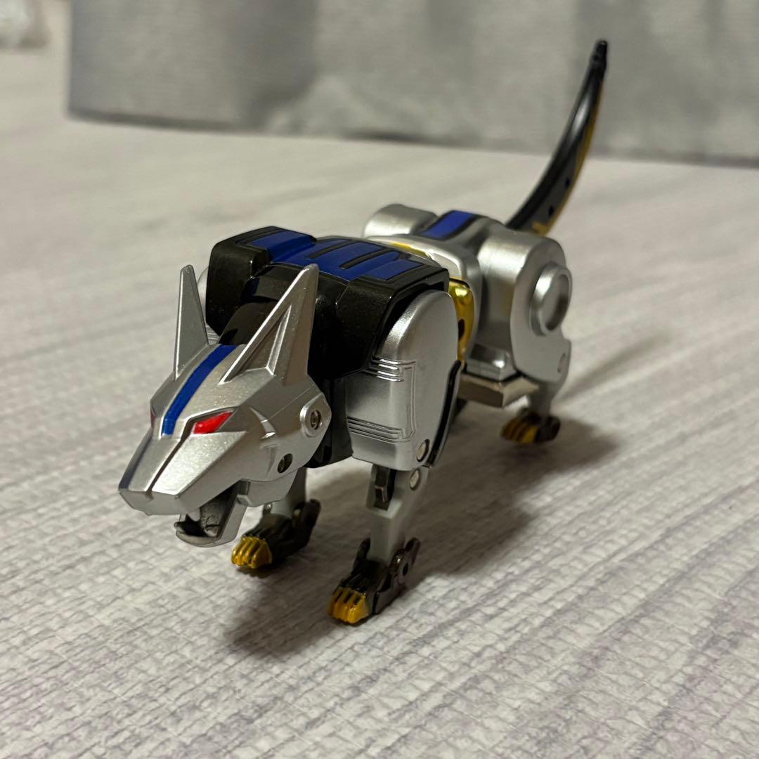 DX超合金　ガオハンター　特別版　ガオリゲーターブルーバージョン　ガオレンジャー