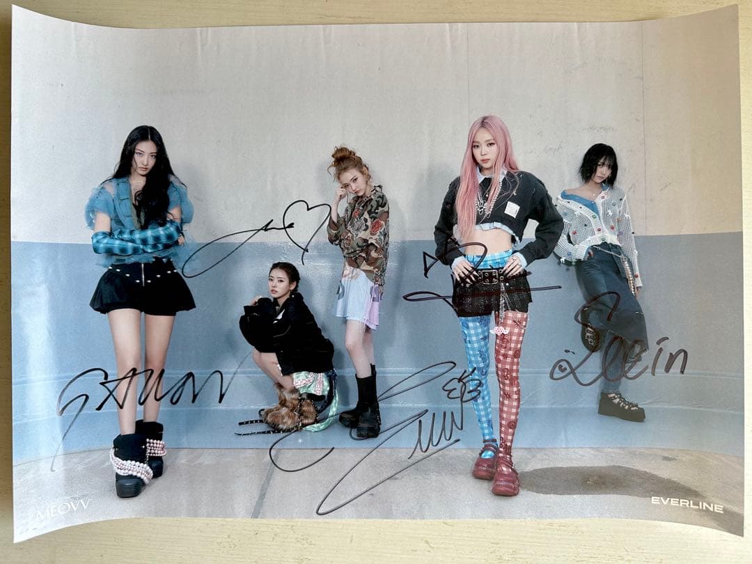 MEOVV 全員直筆サイン入りポスター&アルバムセット