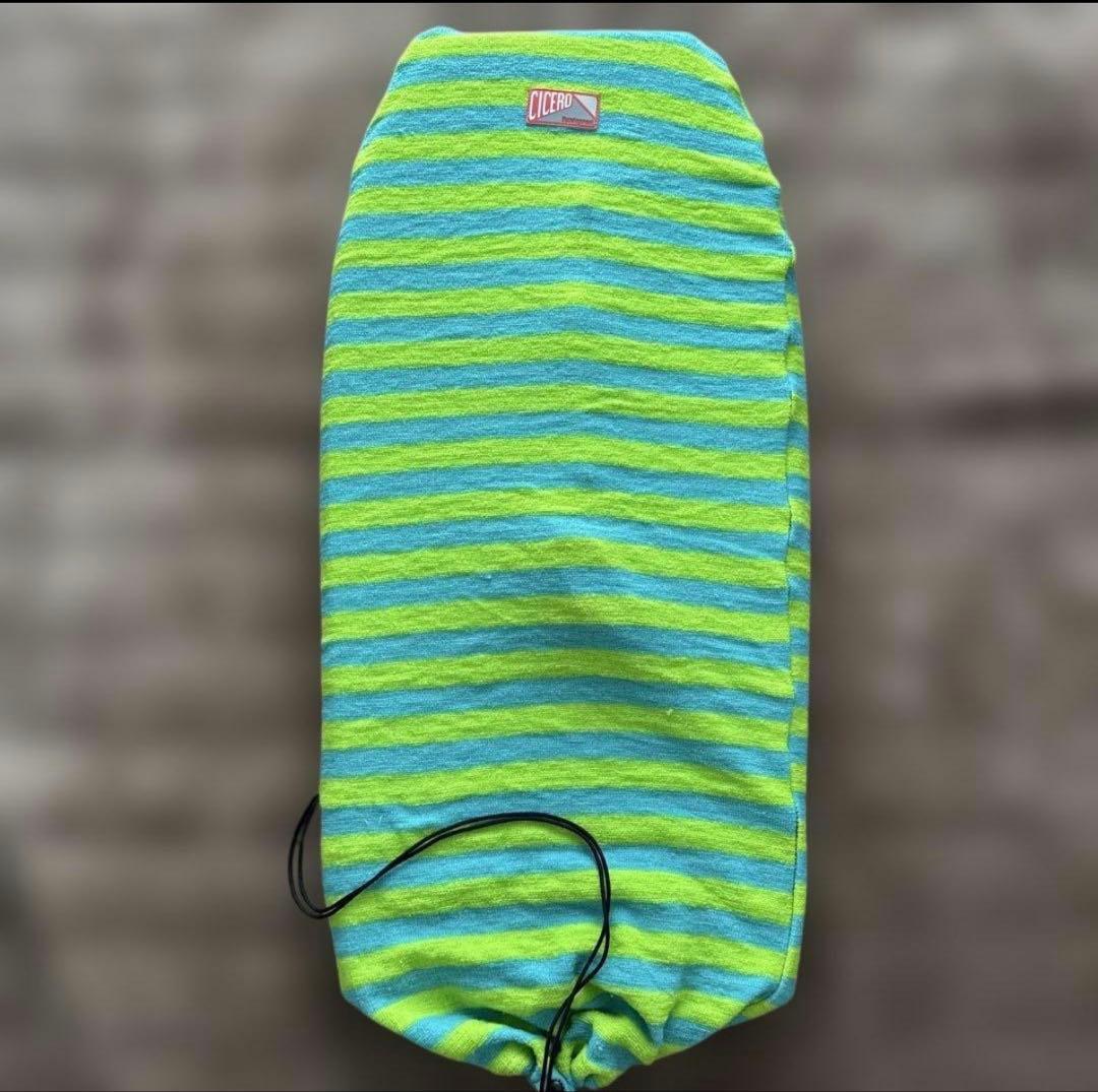 TURBO ボディボード SE 紫色 青緑ストライプカバー、足ヒレとソックス付き