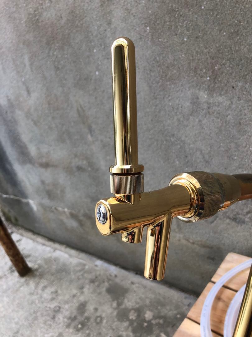 生ビールサーバー用ドラフトタワー　台座付き