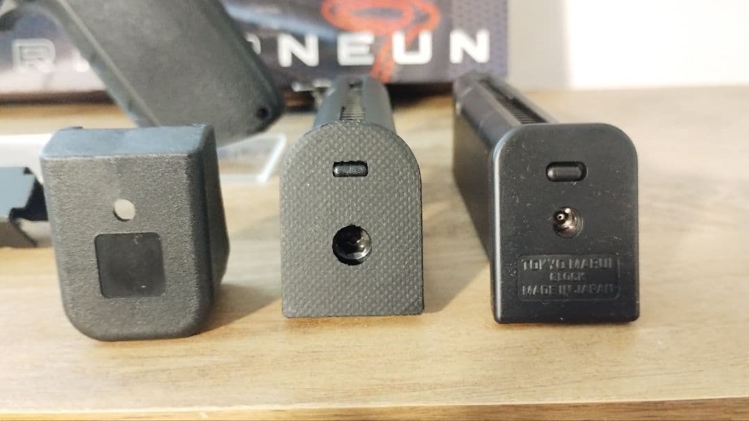 ストライカー 9 ガスブローバック カーボネイト