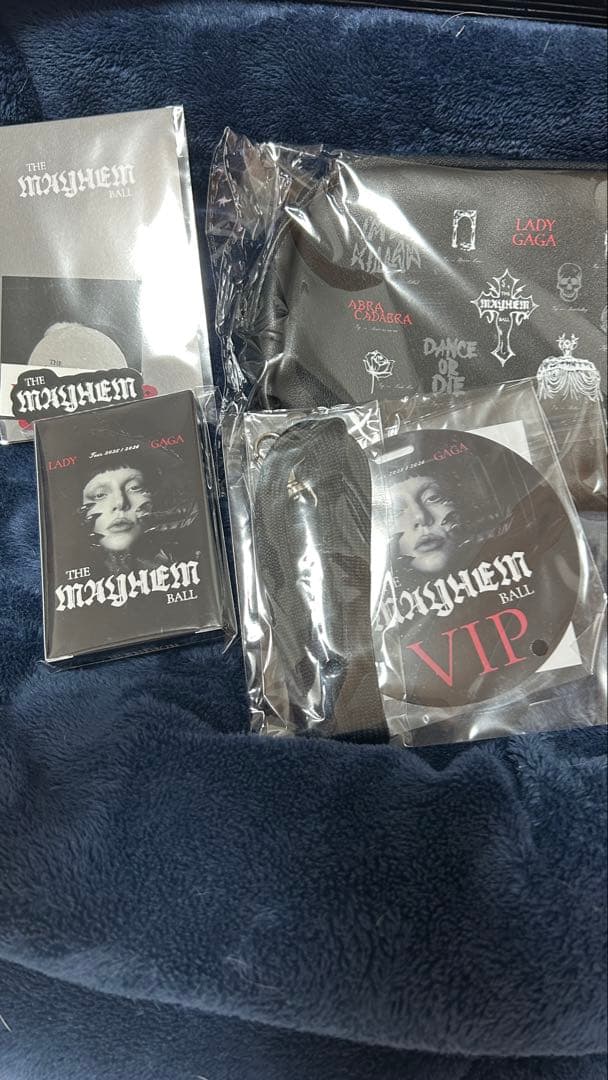 LADY GAGA THE MAYHEM BALL VIP限定グッズセット