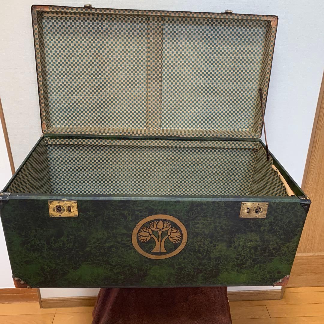 昭和レトロ/緑色の木製トランク 金色のエンブレム付き/収納箱/オブジェ/年代物