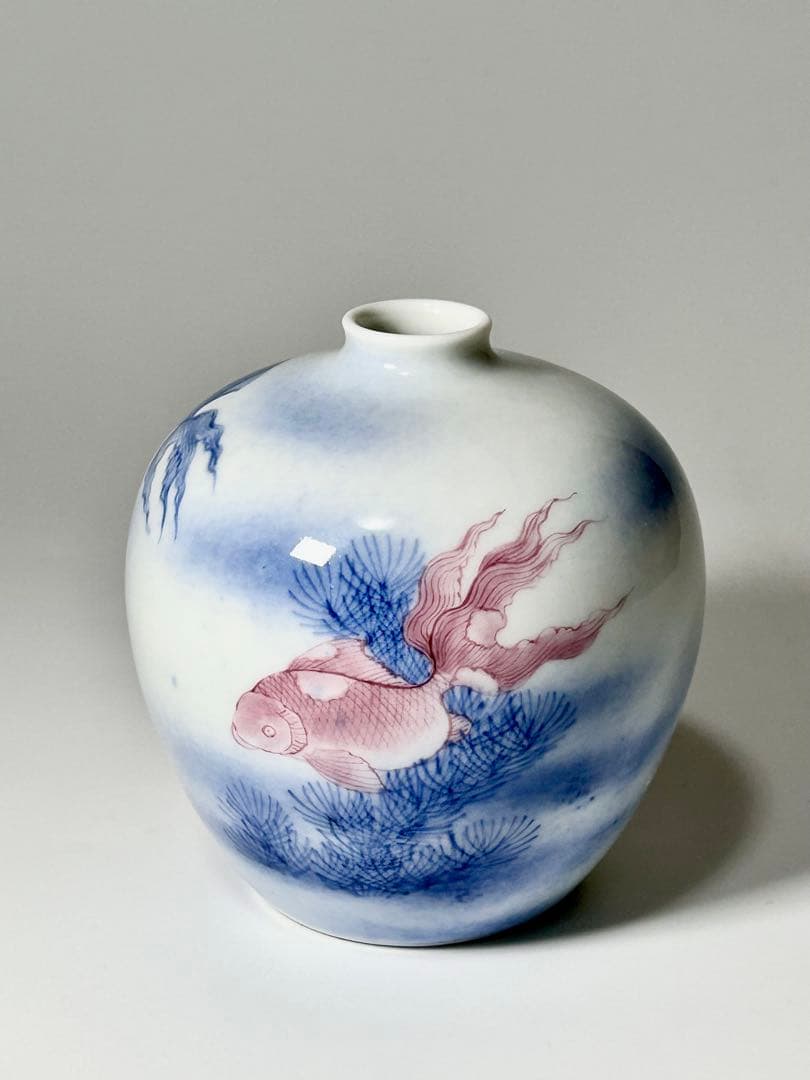 富永源六　釉下彩金魚図小花瓶　源六焼　嬉野焼　有田　伊万里