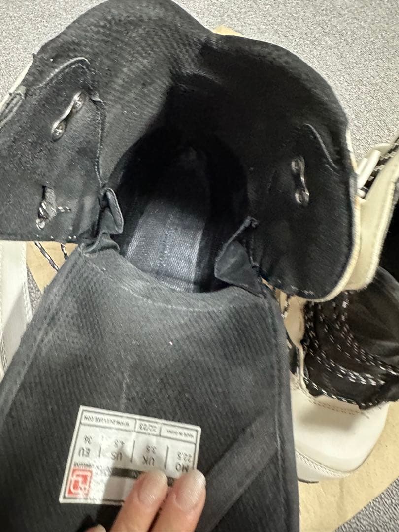 ディーラックス エンパイヤ 22.5cm