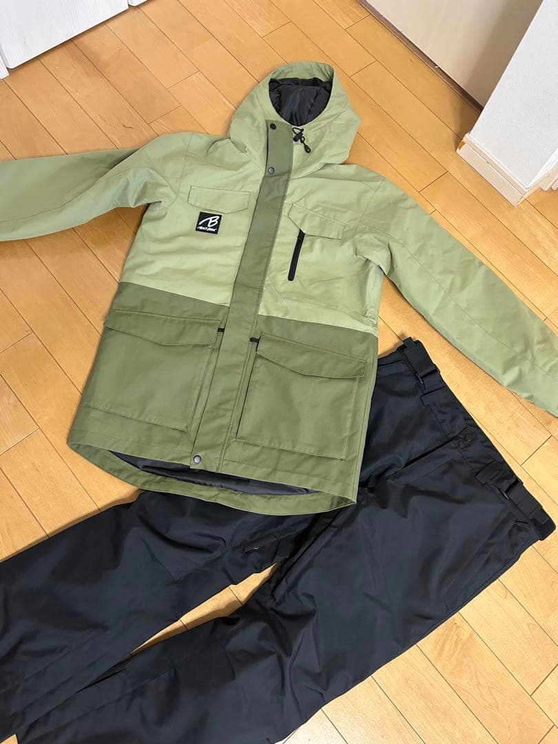 新品未使用⭐︎スノボ⭐︎スキーウエア⭐︎上下セット