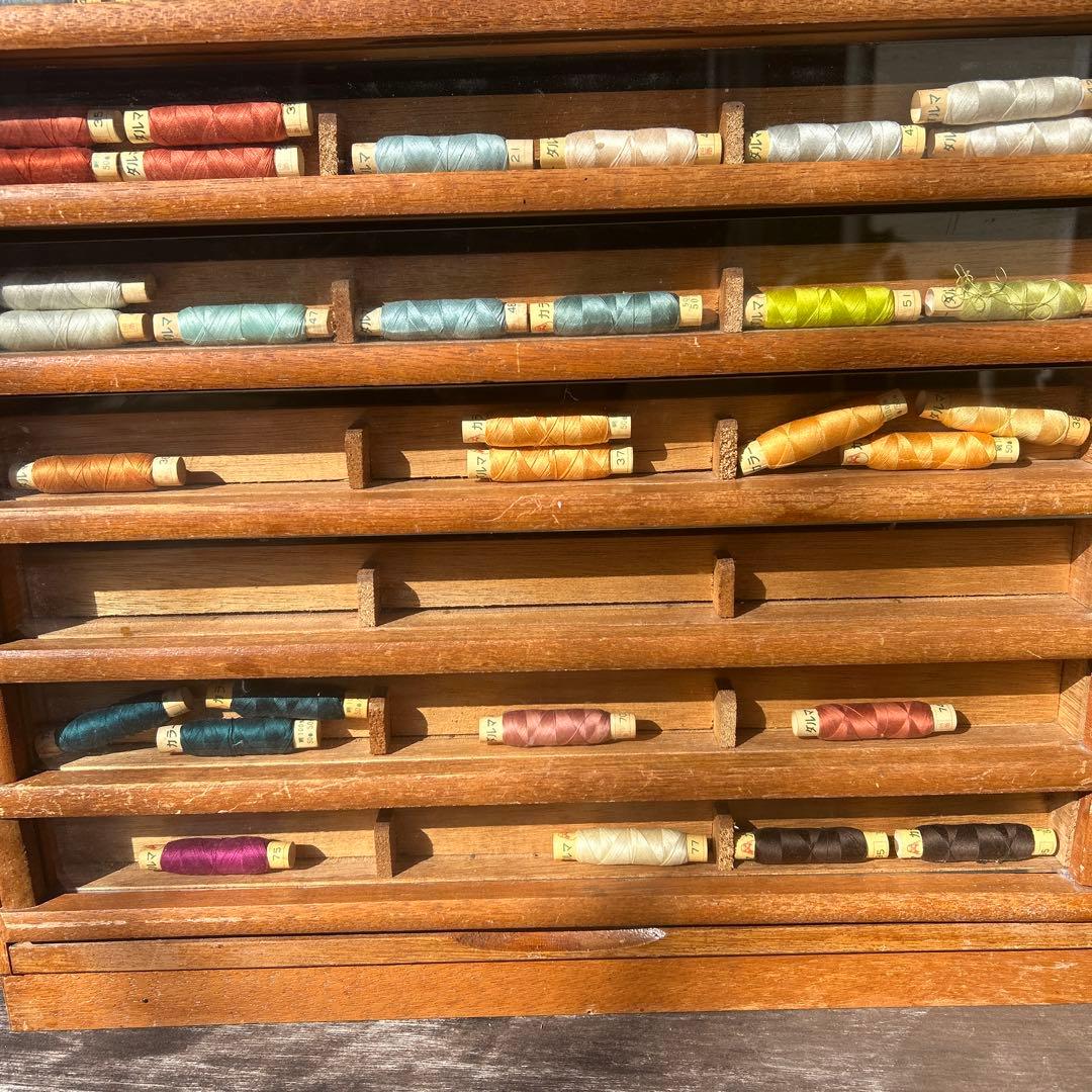 ダルマ印　糸　カラー　棚　アンティーク　レトロ　収納