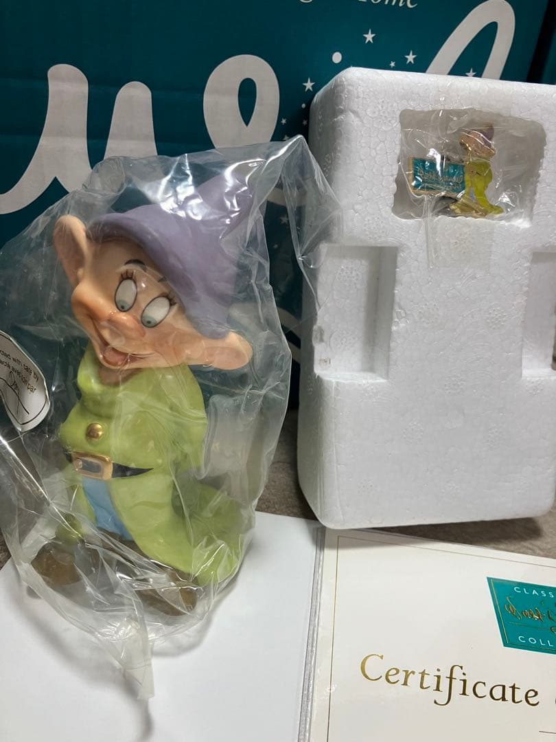新品未使用 ディズニーWDCC 白雪姫小人 ドーピー フィギュア