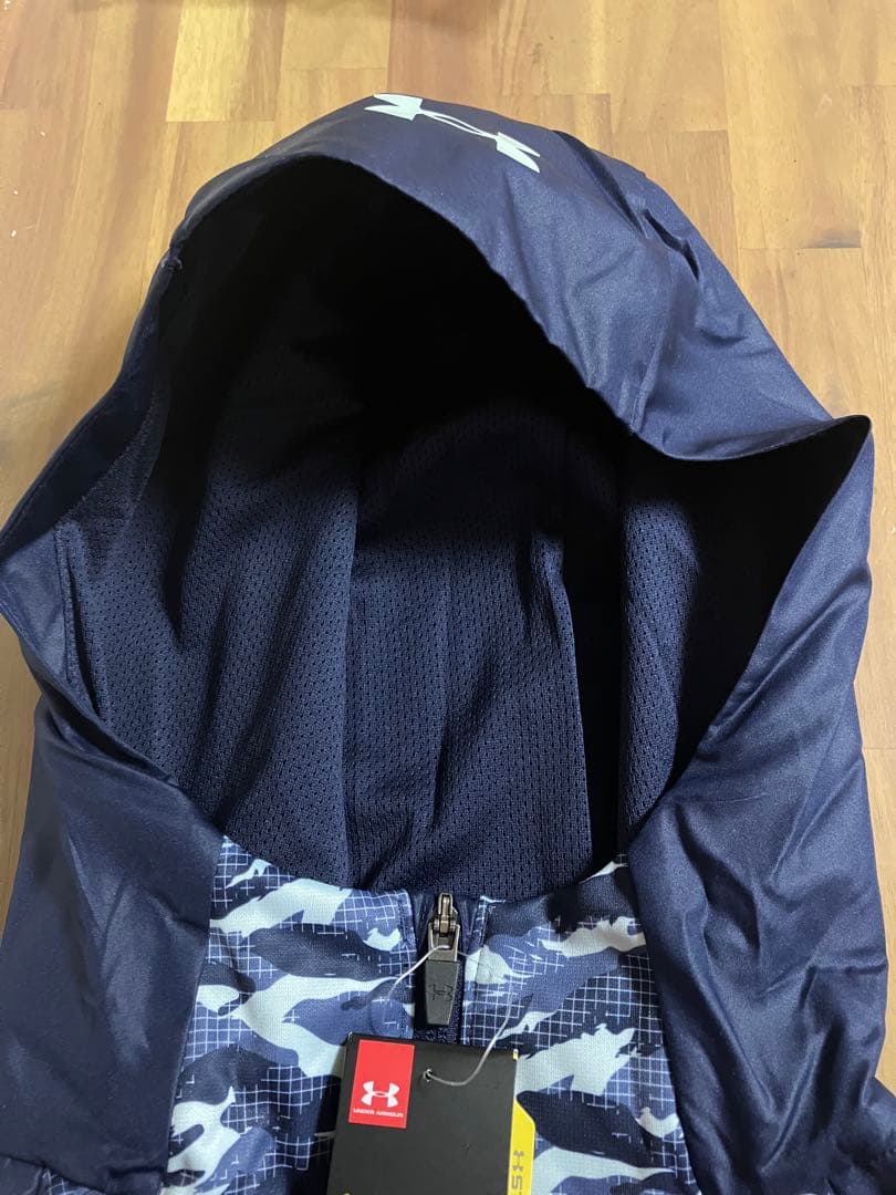 新品 未使用 MD アンダーアーマー コールドギア ストーム ウィンドブレーカー