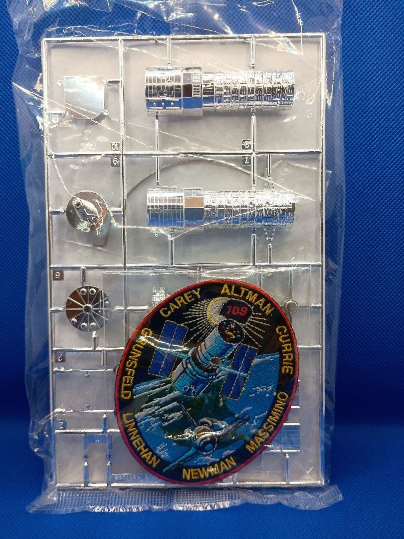 限定生産版 ハッブル宇宙望遠鏡 “改修20周年記念” 1:200 ハセガワ