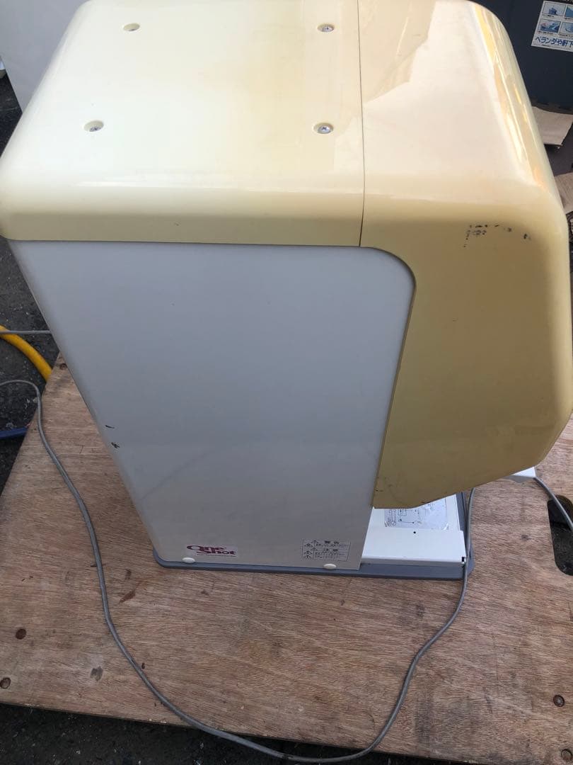 サンデン　ワンショットソフトアイスクリームマシーンCIM-60A-B