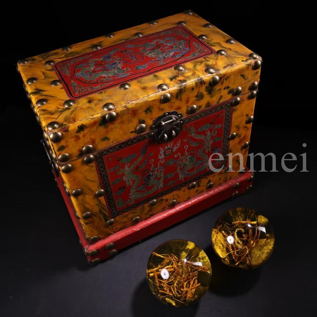 中国古美術・旧藏珍品・清代風・琥珀クリスタル球一対・原石封入・置物・寧寿宮藏印