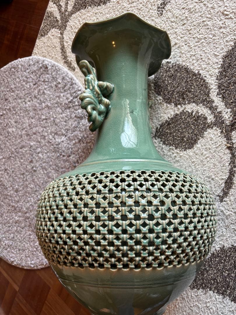 高麗青磁　花瓶　置き飾りアンティーク